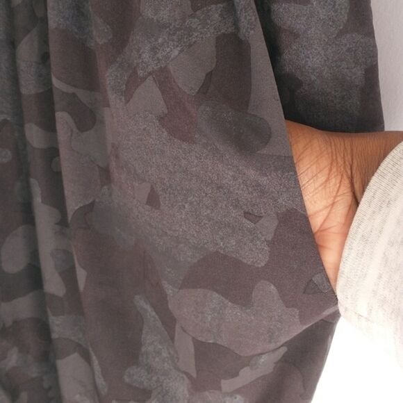 Zella Women's Short Set Large Camo Performance Workout Gym Athletic Comfortable - Picture 7 of 12